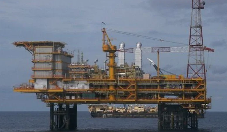 海上鉆井平臺是如何固定的？