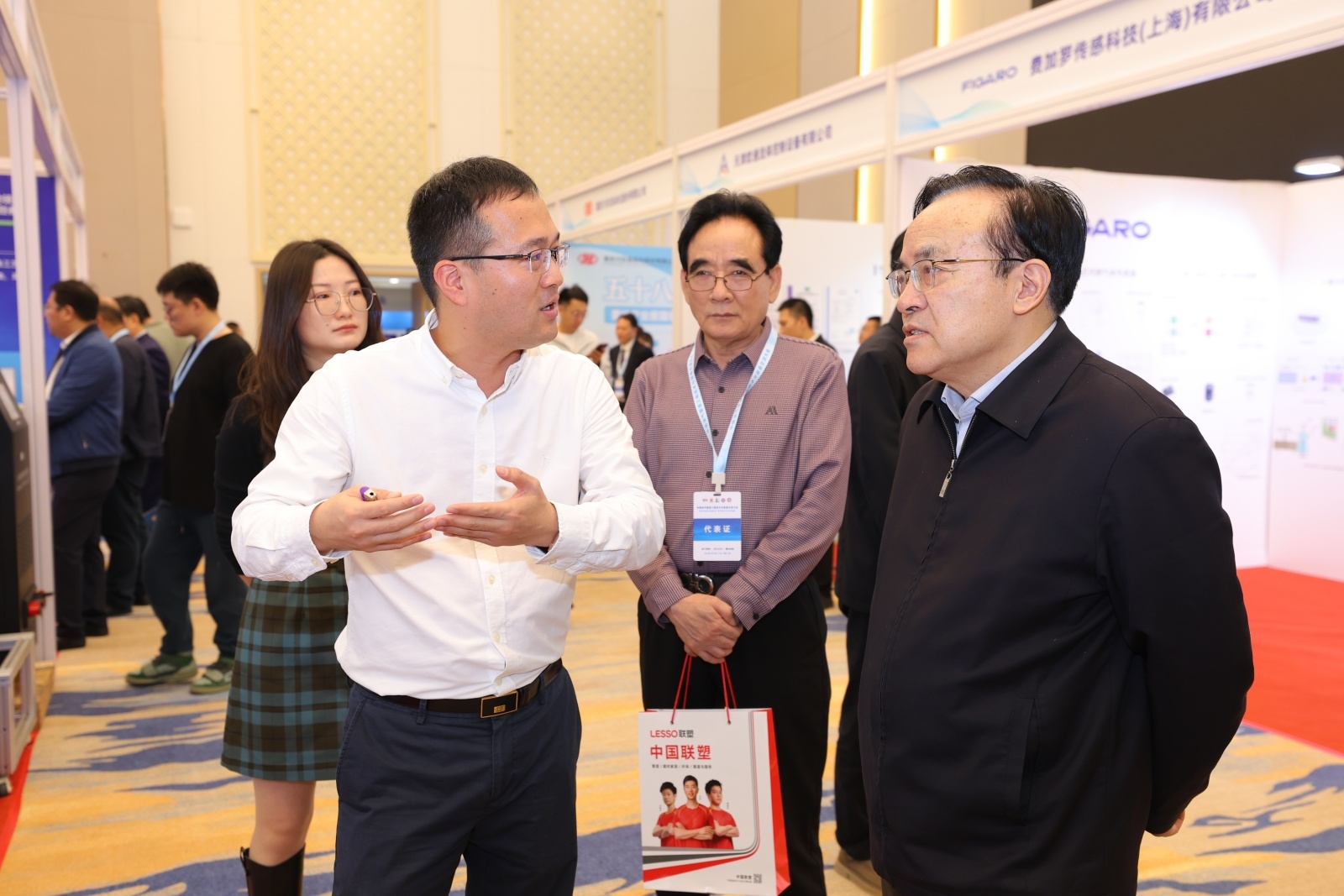 航譜時(shí)代應(yīng)邀參加中國(guó)油氣管道工程大會(huì)，張來(lái)斌院士親臨公司展臺(tái)